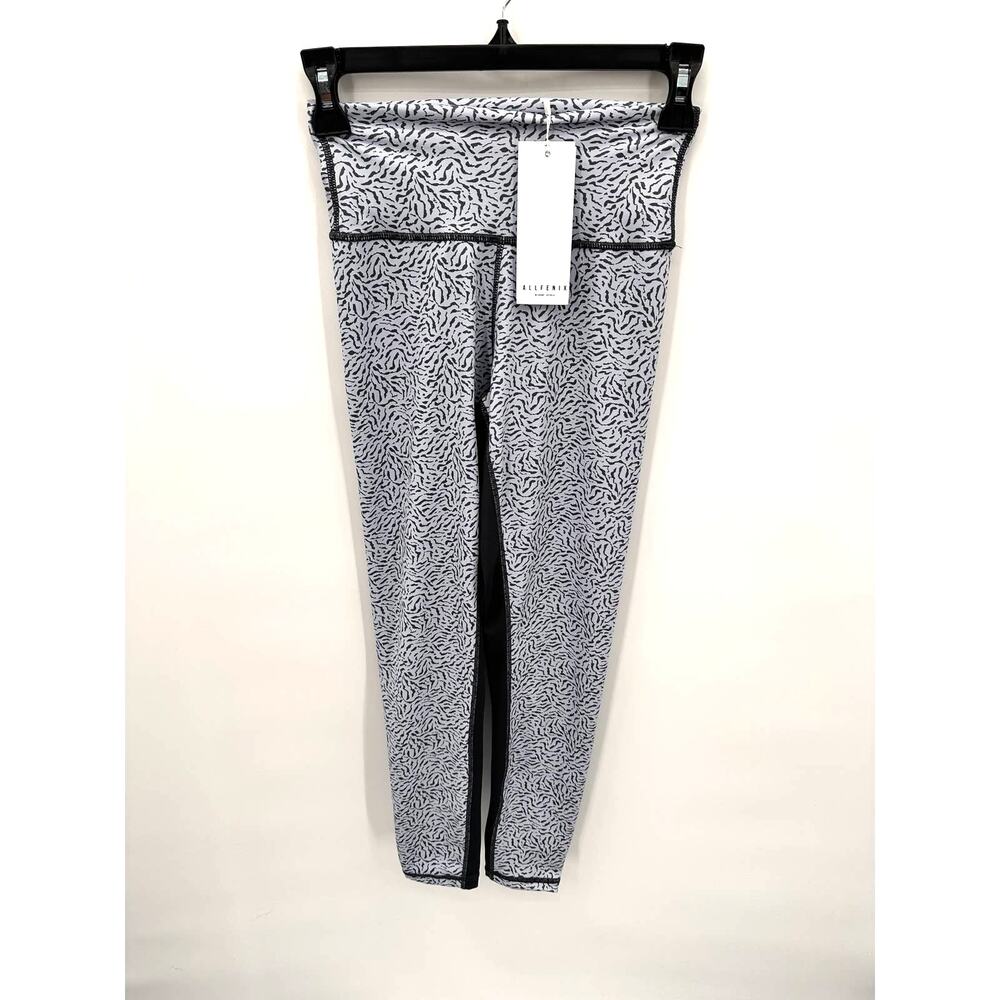 ALL FENIX NWT Powder Cheetah 7/8 Leggings in Blue // XS